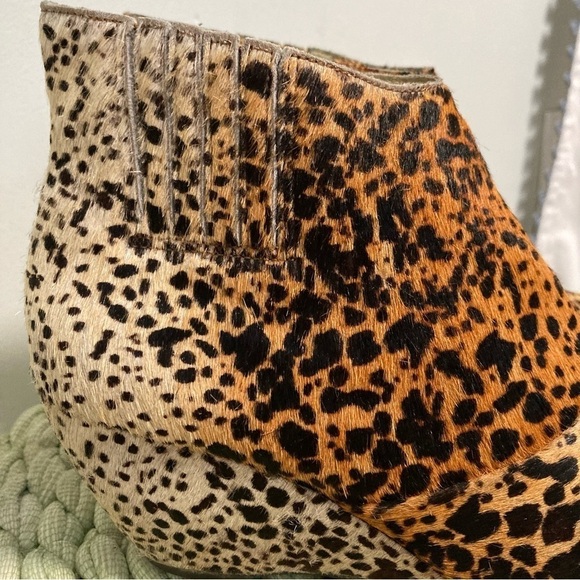 Anthropologie Matisse Nugent Boho Pony Hair Leopard Print Hidden Wedge Booties - Picture 6 of 12